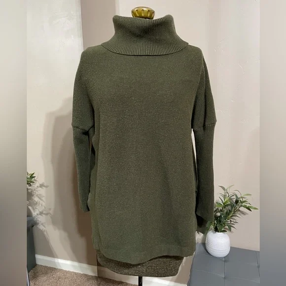 LILLUSORY Olive Green Oversized Pullover Sweater Turtleneck Tunic Dolman Size M - Picture 2 of 11